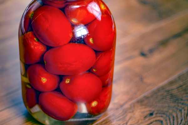 Pickled tomatoes